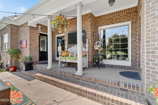 $829,900 | 296 Shoreline Drive, Princeton, NC 27569