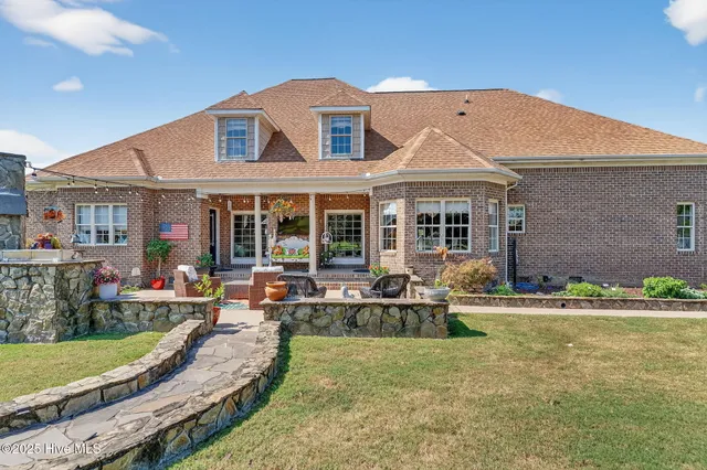 $829,900 | 296 Shoreline Drive, Princeton, NC 27569