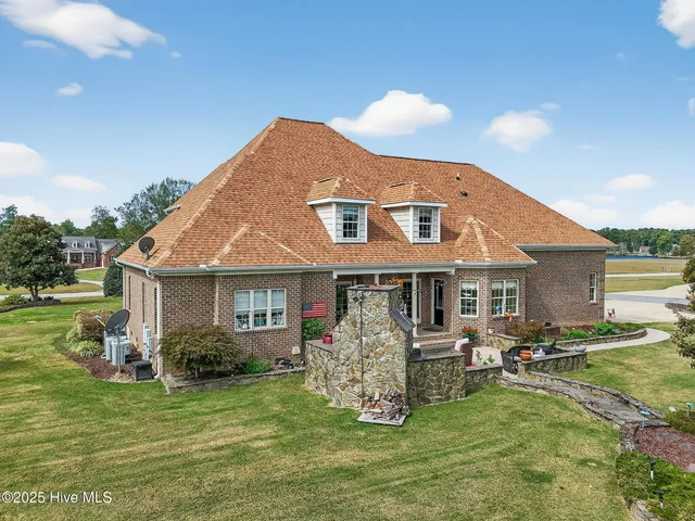 $829,900 | 296 Shoreline Drive, Princeton, NC 27569