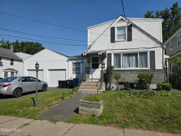 $299,900 | 40 Frost Place, Albany, NY 12205