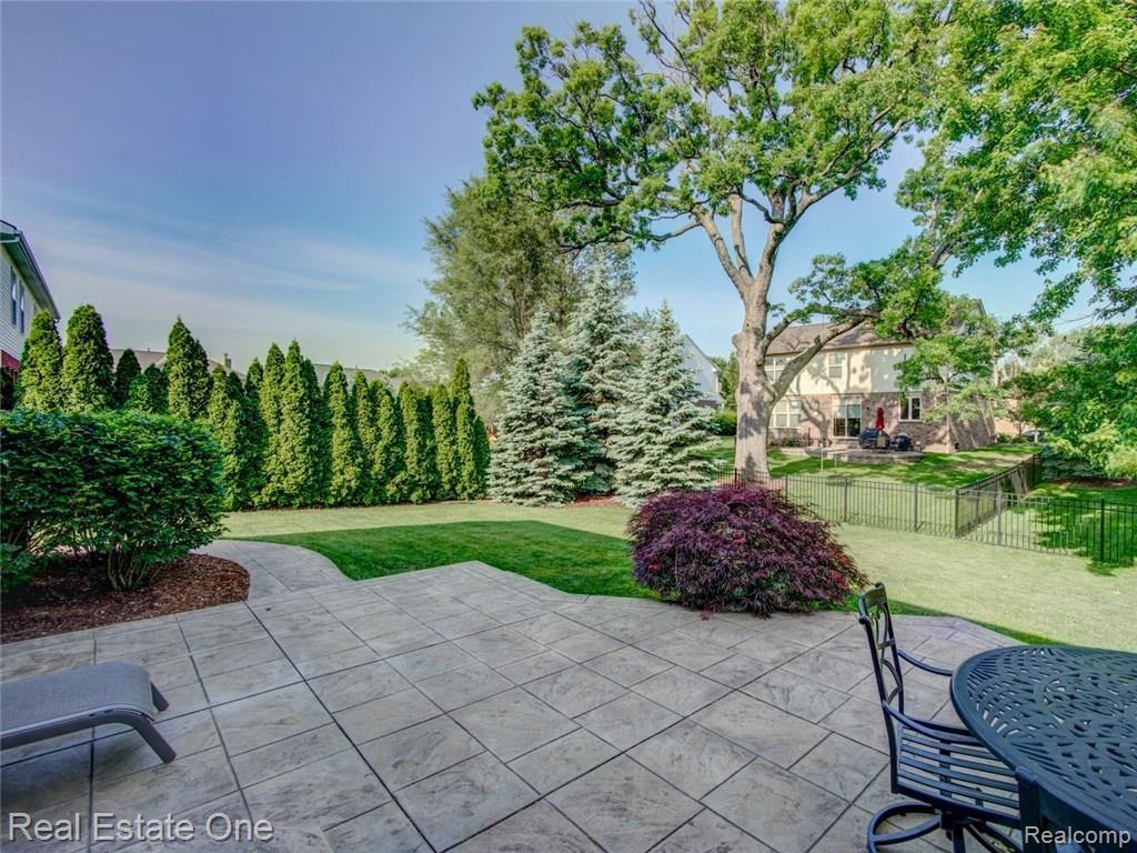 3428 Talbert Circle Rochester Hills, MI 48307 - Photo 8 of 47