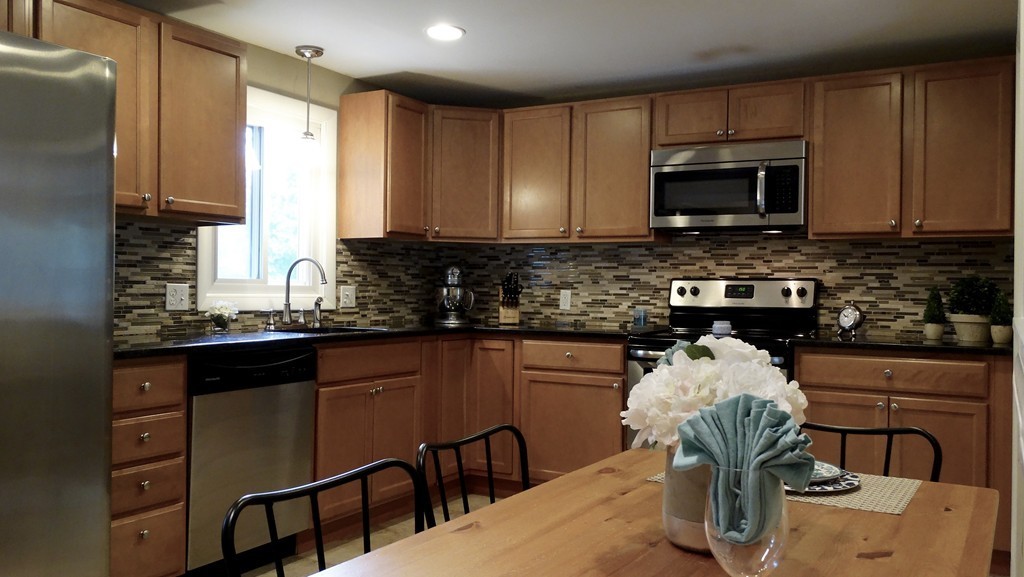 144 Colorado Street Springfield, MA 01118 - Photo 7 of 28