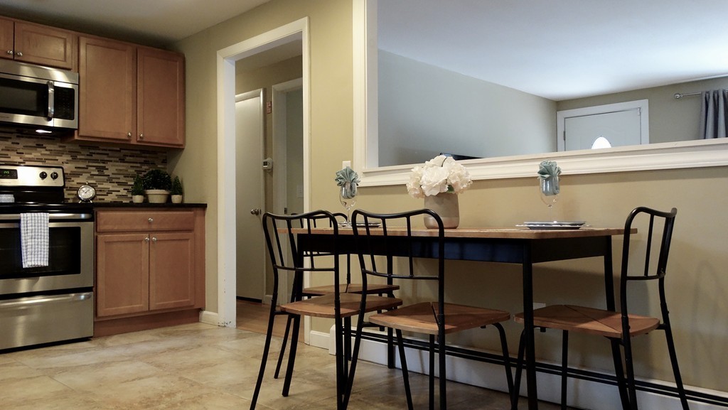 144 Colorado Street Springfield, MA 01118 - Photo 9 of 28