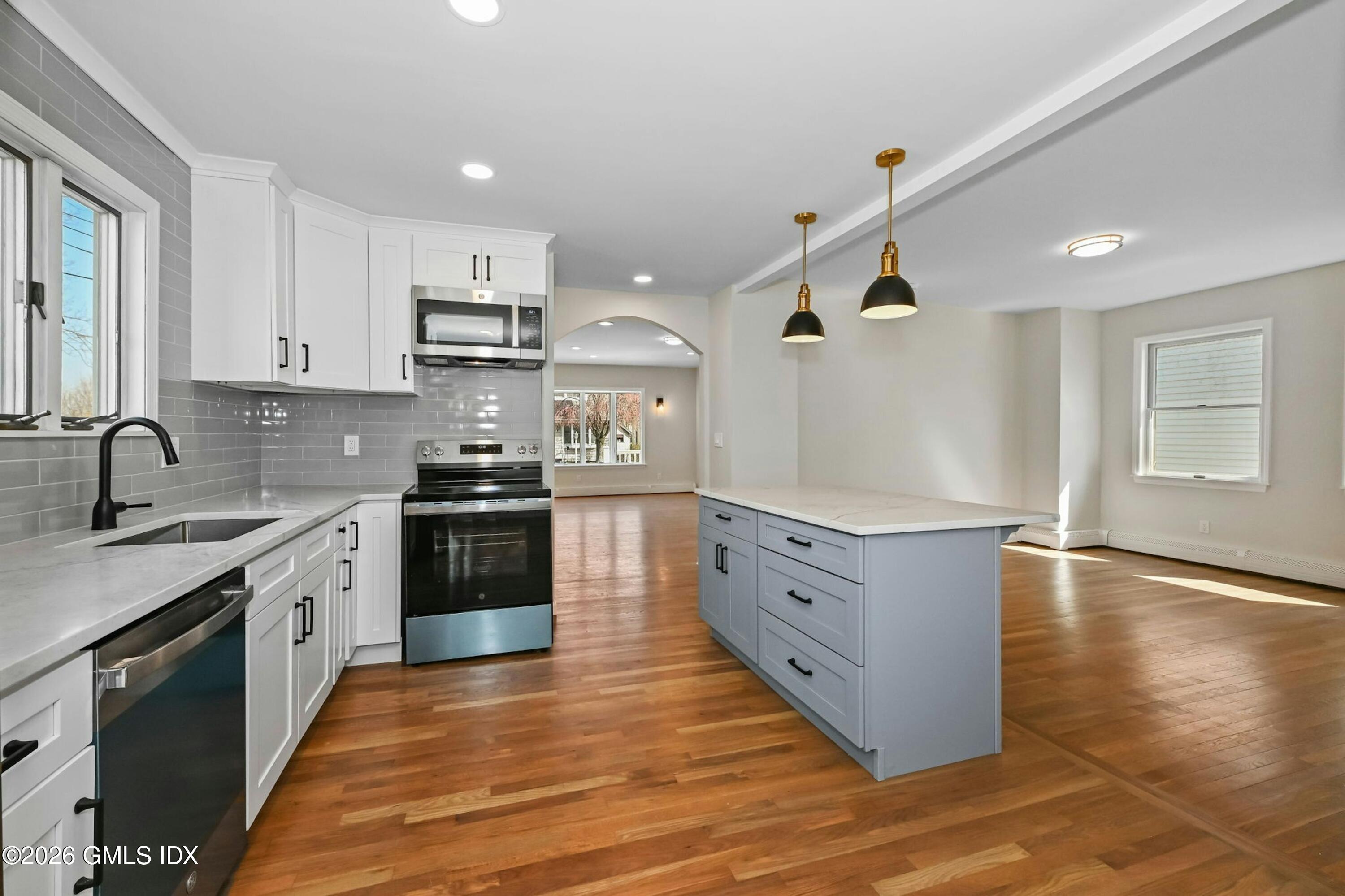 10 Prospect Street West, Unit WEST Greenwich, CT 06830 - Photo 7 of 17 007-493449-7-web-or-mls-10-prospect-st-w