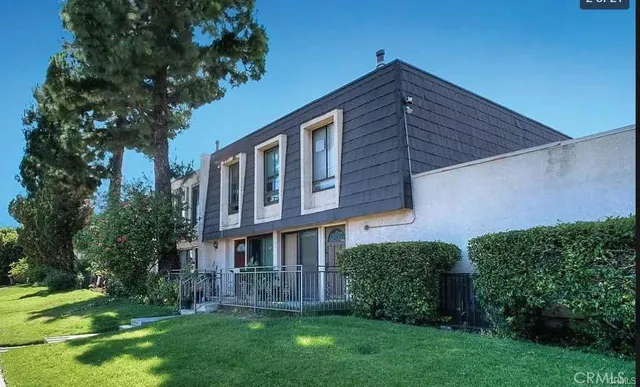 $2,625 | 15039 Chatsworth Street, Mission Hills, CA 91345