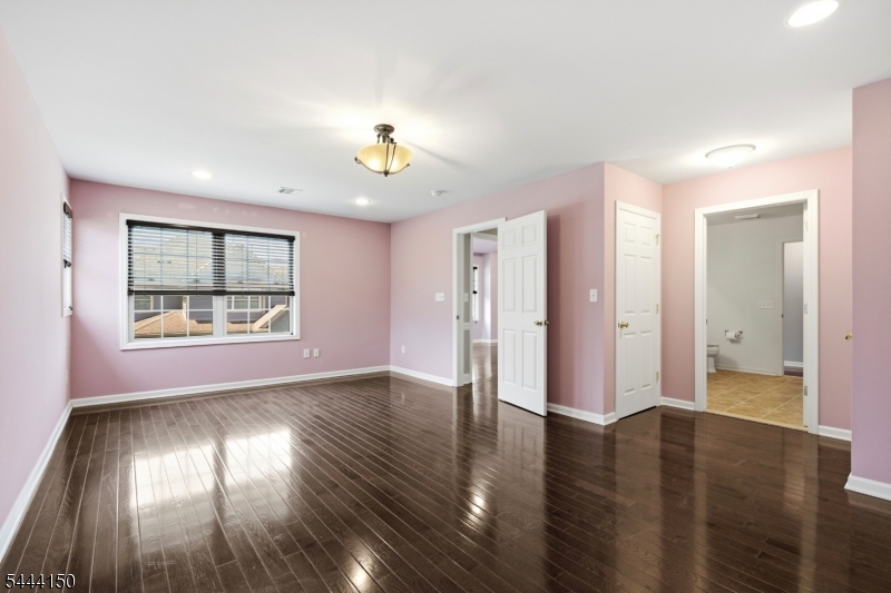 98 Tarrington Road Hamburg, NJ 07419 - Photo 18 of 40