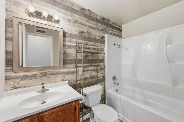 $3,100 | 2825 College Boulevard, Oceanside, CA 92056