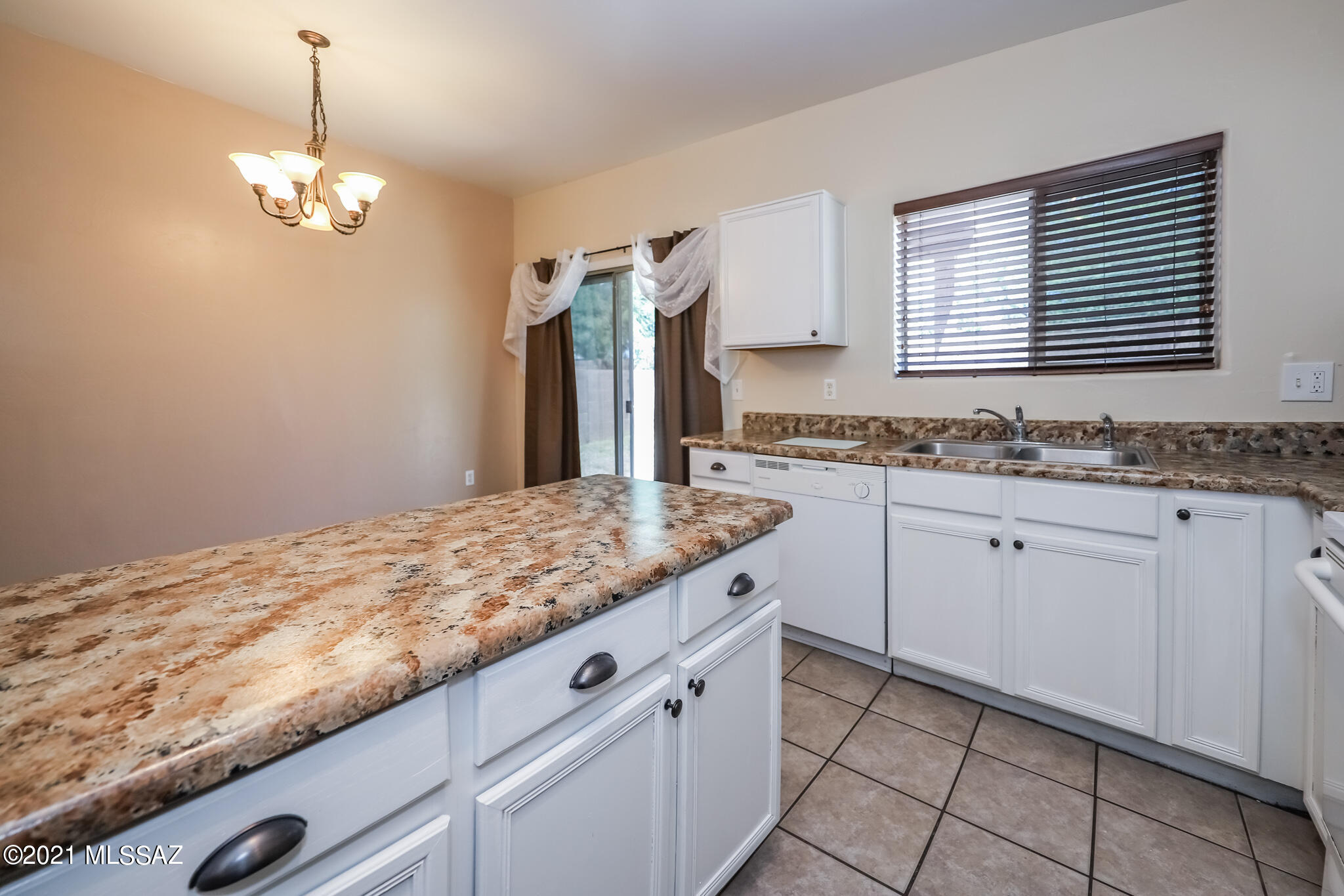 461 East Cactus Mountain Drive Vail, AZ 85641 - Photo 10 of 24