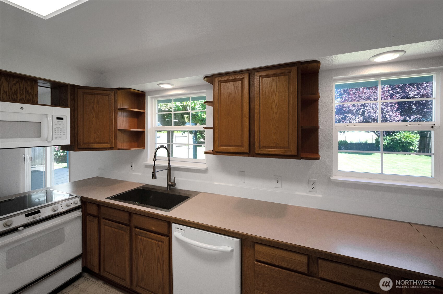 8947 Fruitdale Road Sedro-Woolley, WA 98284 - Photo 8 of 37