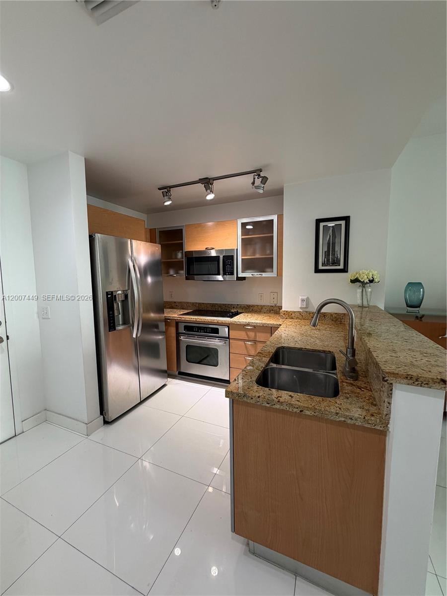 3180 Southwest 22nd Terrace, Unit 302 Miami, FL 33145 - Photo 5 of 28