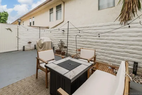 $699,999 | 2544 Navarra Drive, Unit 4, Carlsbad, CA 92009