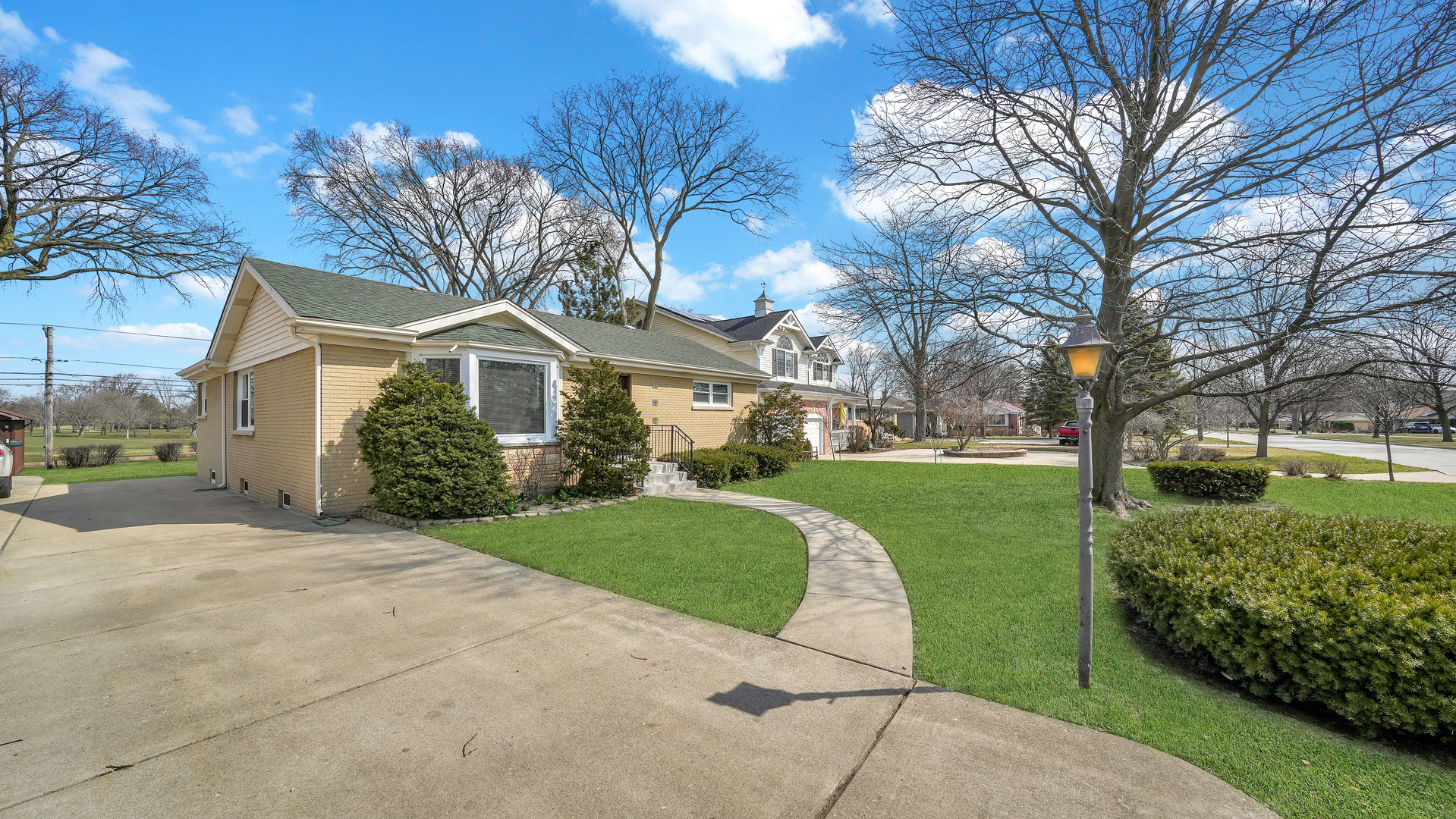 2622 Central Road Glenview, IL 60025 - Photo 2 of 36 Gallery Image 2