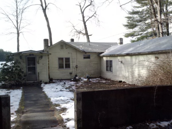 10 Stockwell Road Athol, MA 01331 - Photo 2 of 7 a backyard of a house