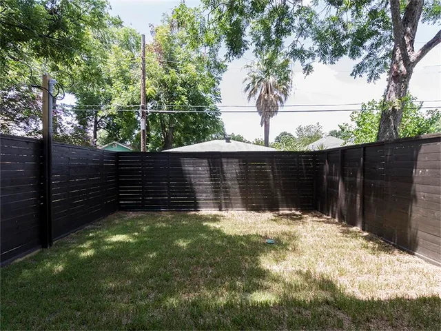 $3,999 | 1023 East 24th Street, Houston, TX 77009