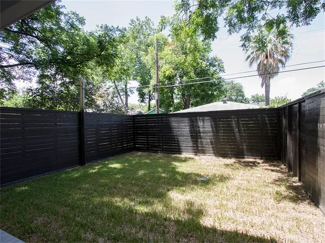 $3,999 | 1023 East 24th Street, Houston, TX 77009
