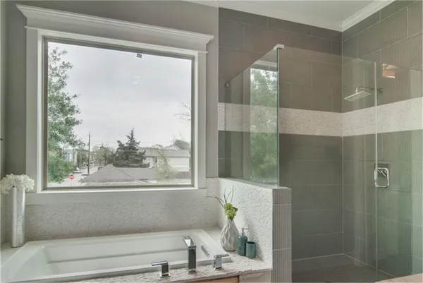 $3,999 | 1023 East 24th Street, Houston, TX 77009