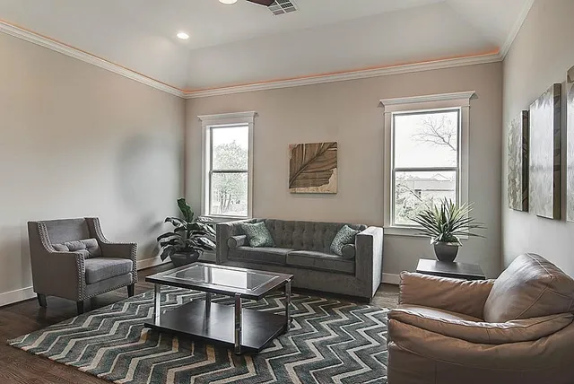 $3,999 | 1023 East 24th Street, Houston, TX 77009