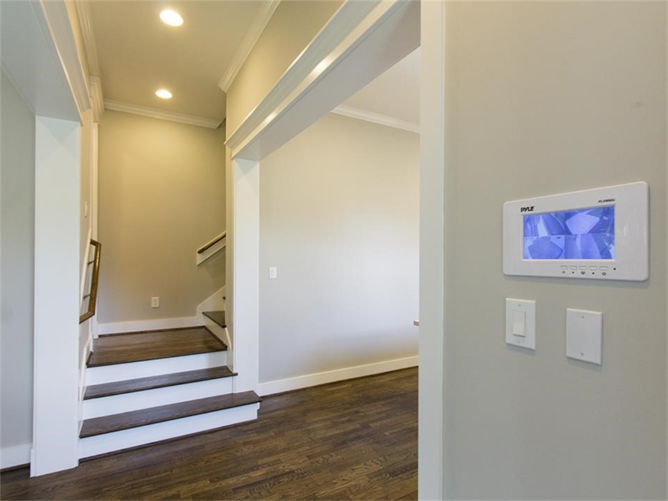 1023 East 24th Street Houston, TX 77009 - Photo 4 of 38