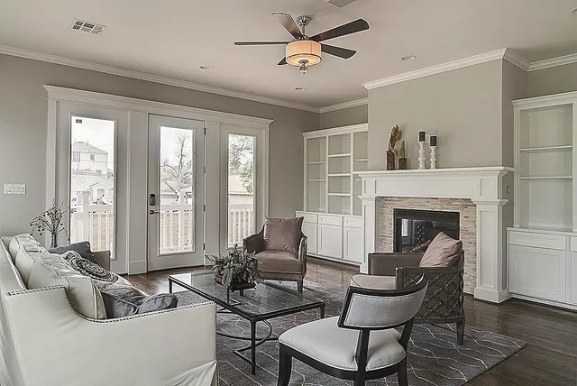 $3,999 | 1023 East 24th Street, Houston, TX 77009