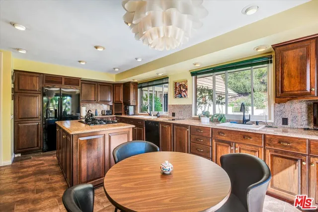 $2,888,000 | 441 Audraine Drive, Glendale, CA 91202