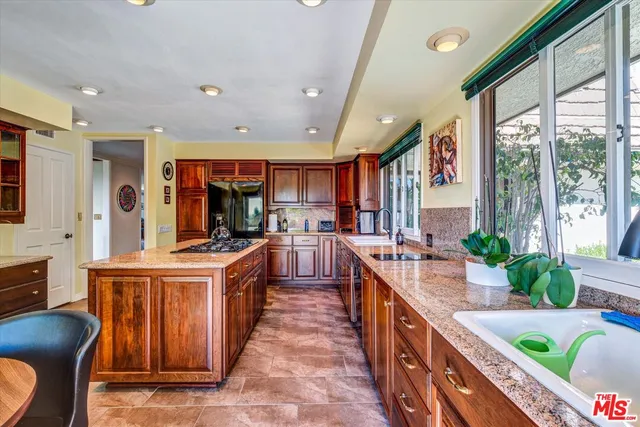 $2,888,000 | 441 Audraine Drive, Glendale, CA 91202