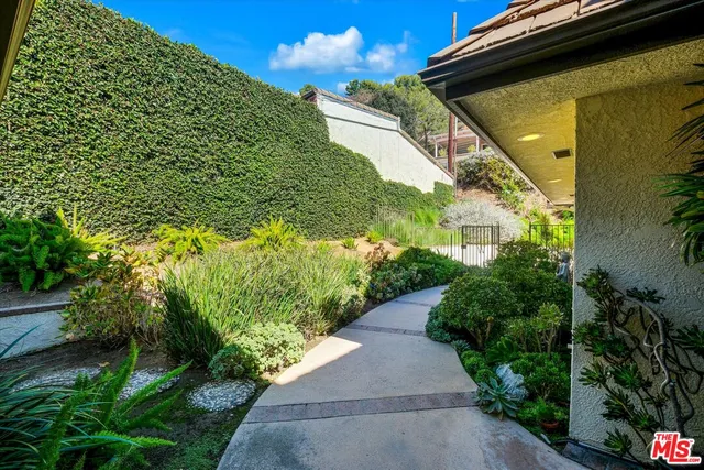 $2,888,000 | 441 Audraine Drive, Glendale, CA 91202