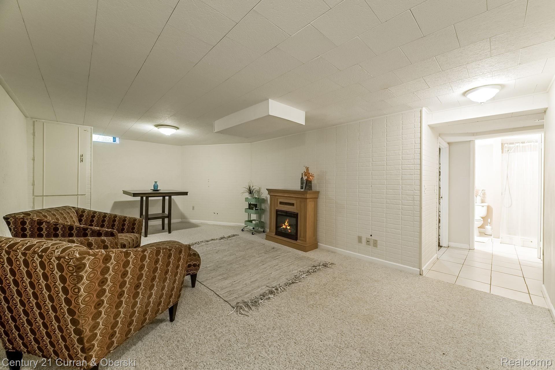 43074 Arlington Road Canton, MI 48187 - Photo 27 of 41 027-photo-recreation-room-8723893.jpg