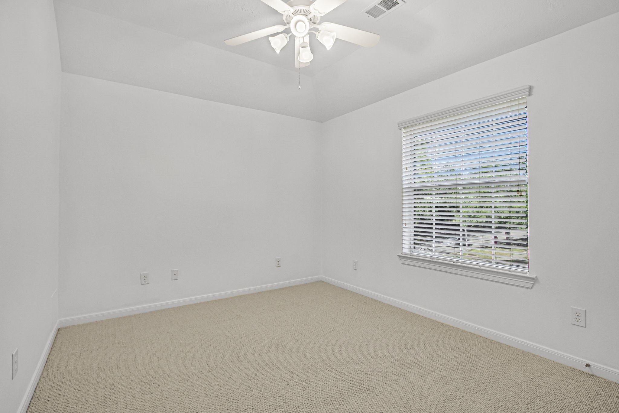6731 Pinetop Glen Lane Spring, TX 77379 - Photo 35 of 47 an empty room with a window