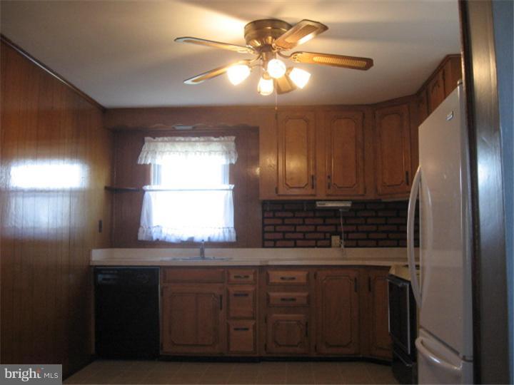 636 Pen-Ambler Road Lower Gwynedd, PA 19002 - Photo 2 of 17 Kitchen