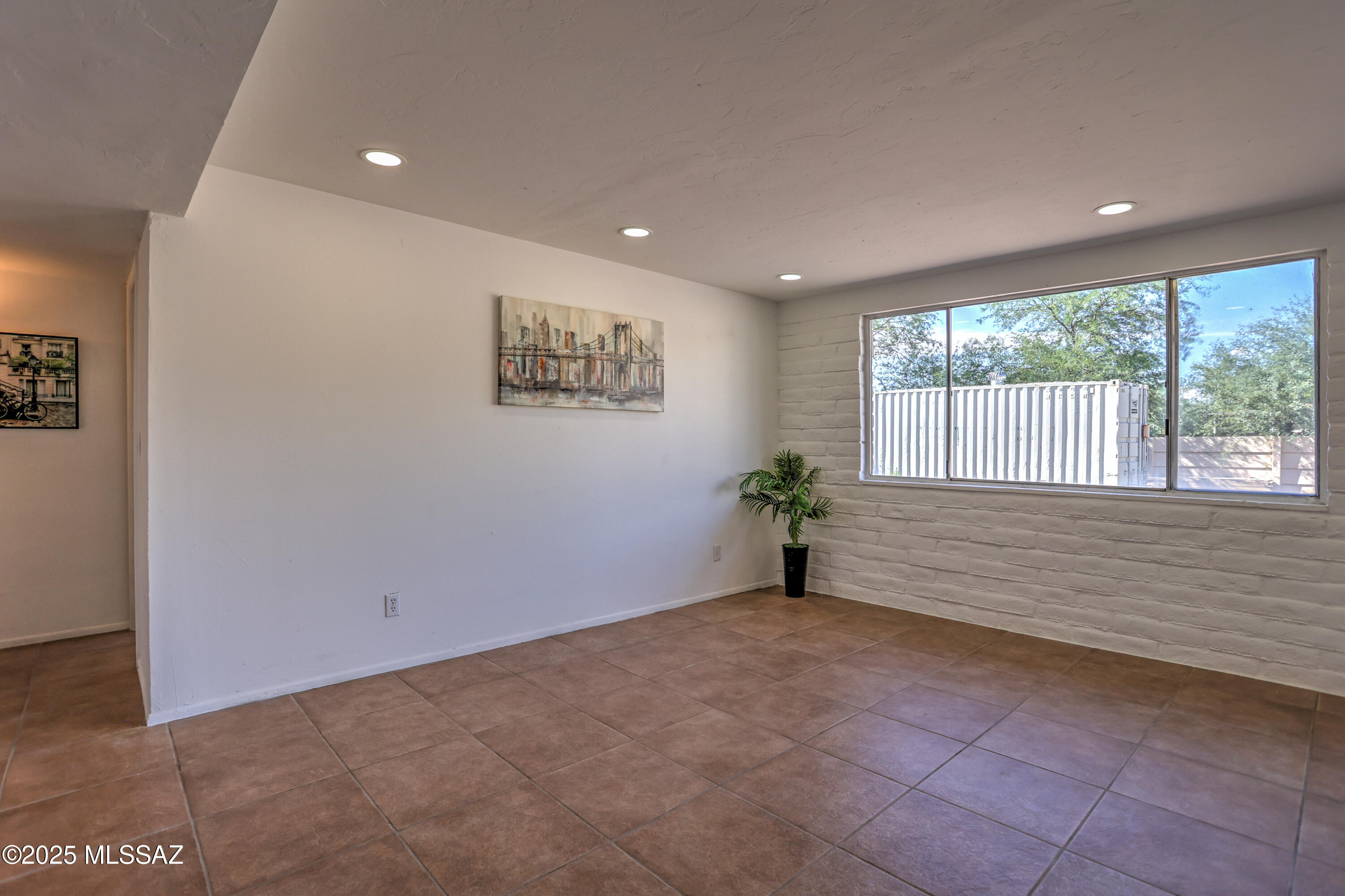 4410 West Ina Road Tucson, AZ 85741 - Photo 4 of 33 Gallery Image 4