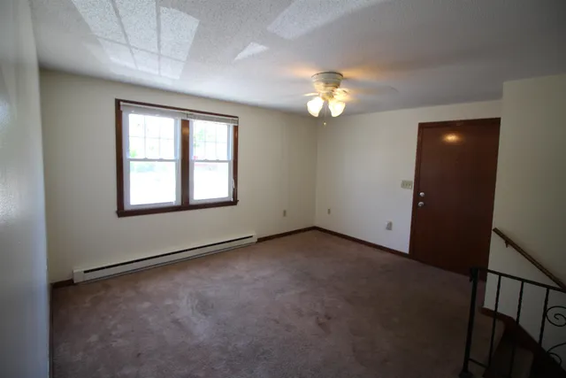 $1,950 | 84 Franklin Street, Unit 1, Derry, NH 03038