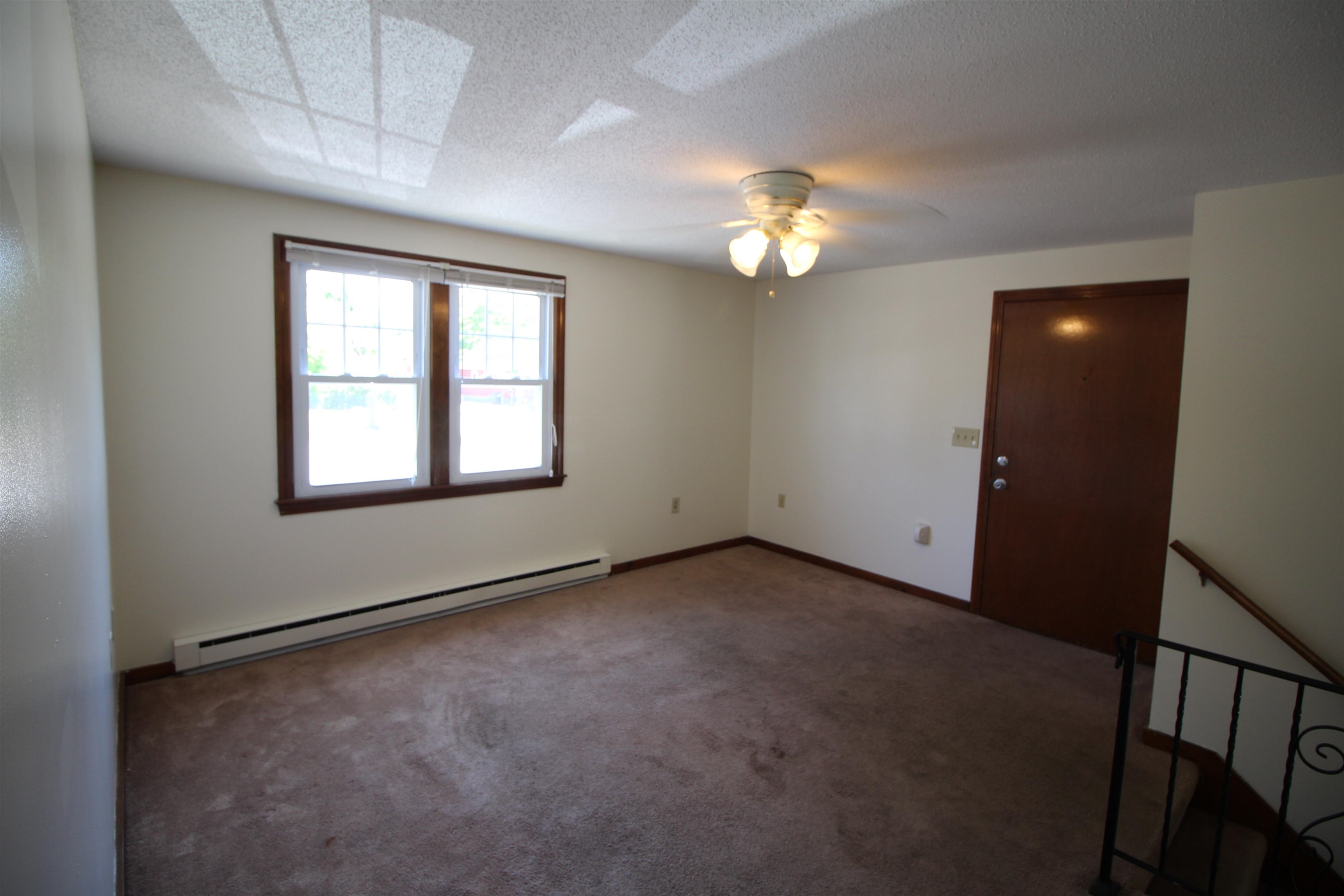 84 Franklin Street, Unit 1 Derry, NH 03038 - Photo 2 of 9