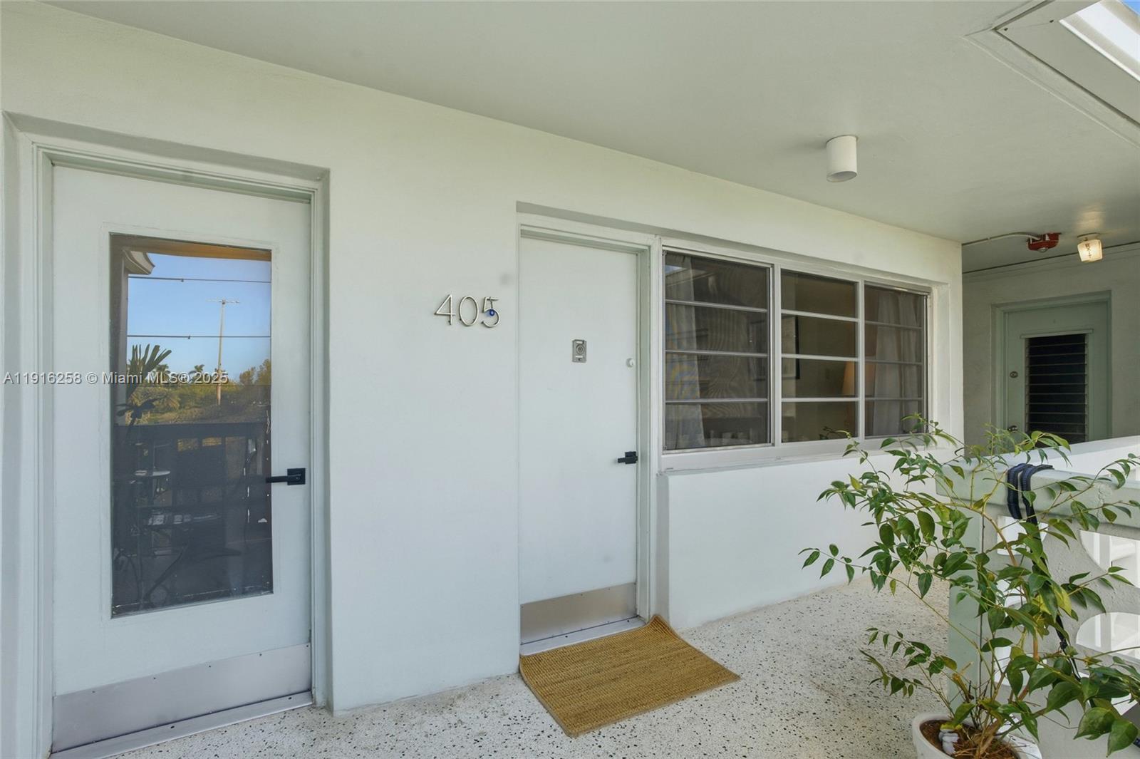 1100 11th Street, Unit 405 Miami Beach, FL 33139 - Photo 2 of 28 a view of front door
