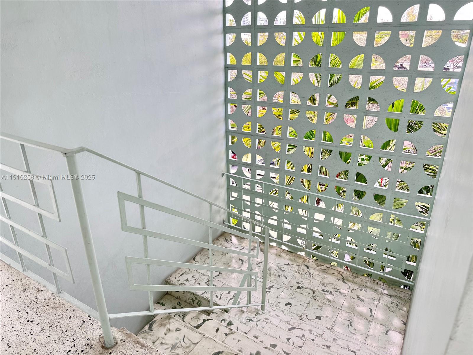 1100 11th Street, Unit 405 Miami Beach, FL 33139 - Photo 25 of 28 a view of entryway