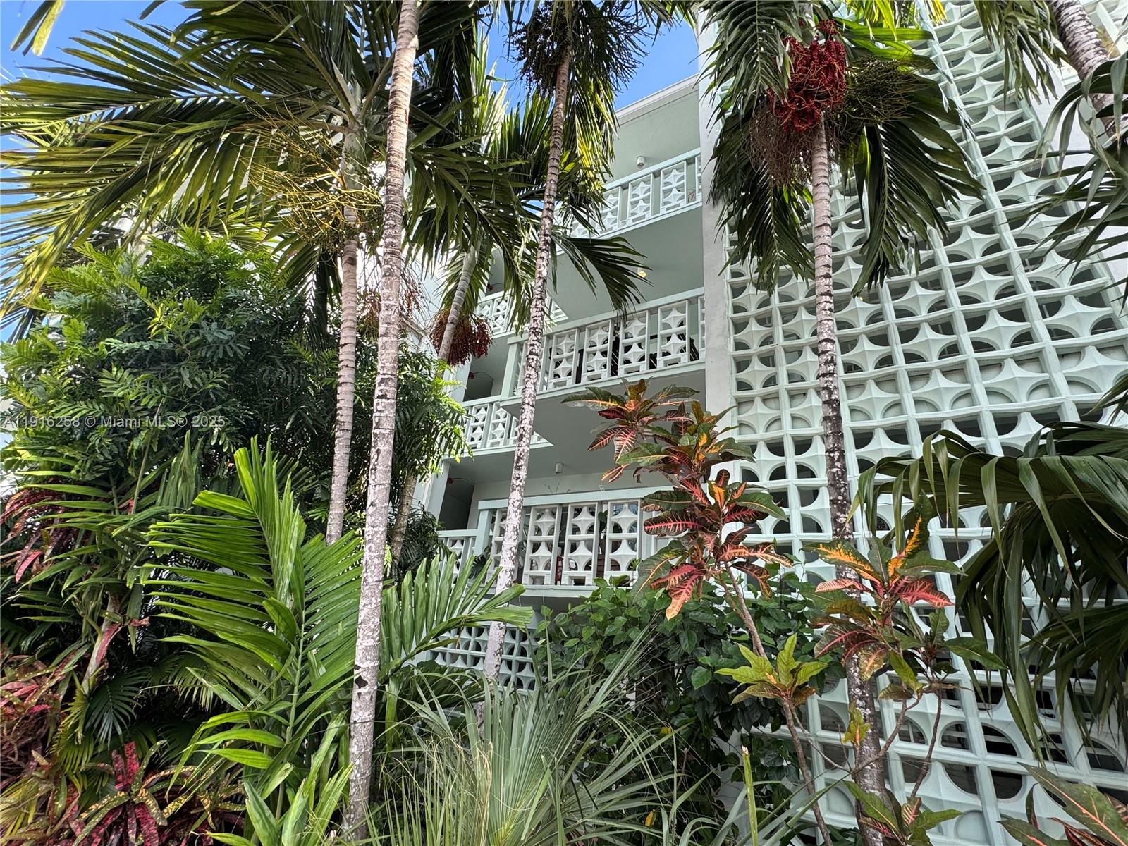 1100 11th Street, Unit 405 Miami Beach, FL 33139 - Photo 27 of 28 a view of outdoor space