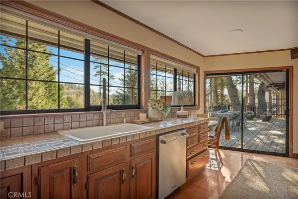 $1,150,000 | 27538 West Shore Road, Lake Arrowhead, CA 92352