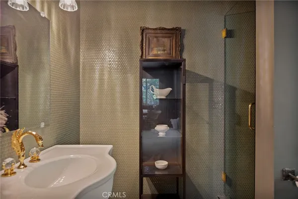 $1,150,000 | 27538 West Shore Road, Lake Arrowhead, CA 92352