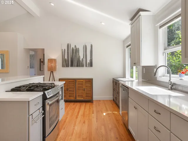 $675,000 | 1720 Kilkenny Drive, Lake Oswego, OR 97034