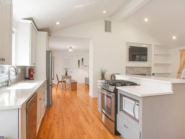 $675,000 | 1720 Kilkenny Drive, Lake Oswego, OR 97034