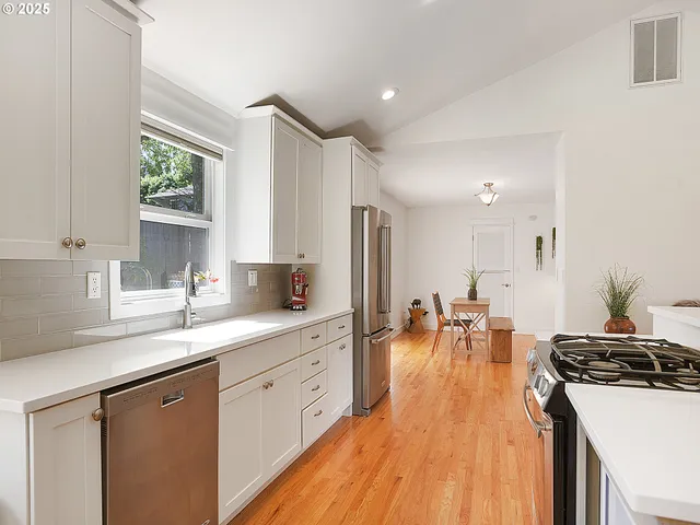 $675,000 | 1720 Kilkenny Drive, Lake Oswego, OR 97034