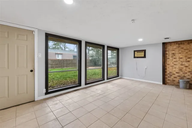 $1,800 | 15353 Arrowhead Bend, Willis, TX 77378