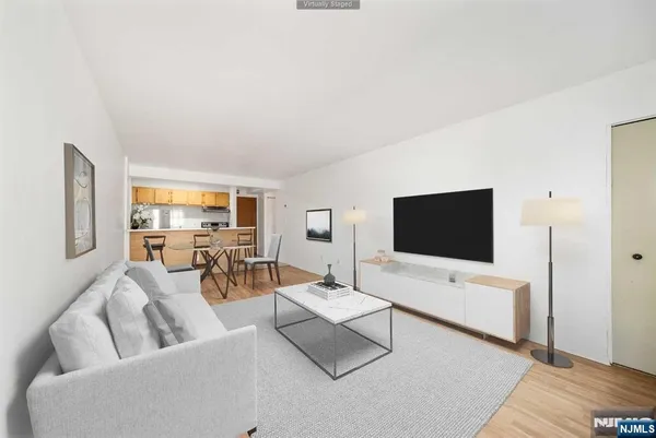 $2,000 | 333 Grand Avenue, Unit 2L, Palisades Park, NJ 07650