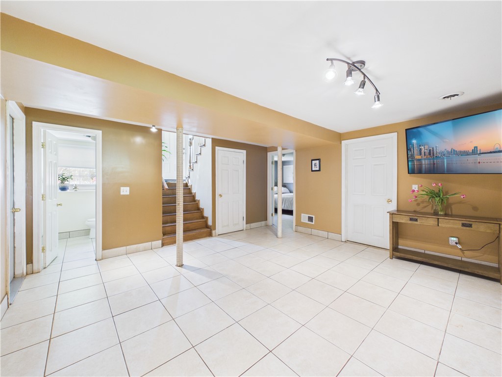 12 Elmonte Drive Coventry, RI 02816 - Photo 21 of 33