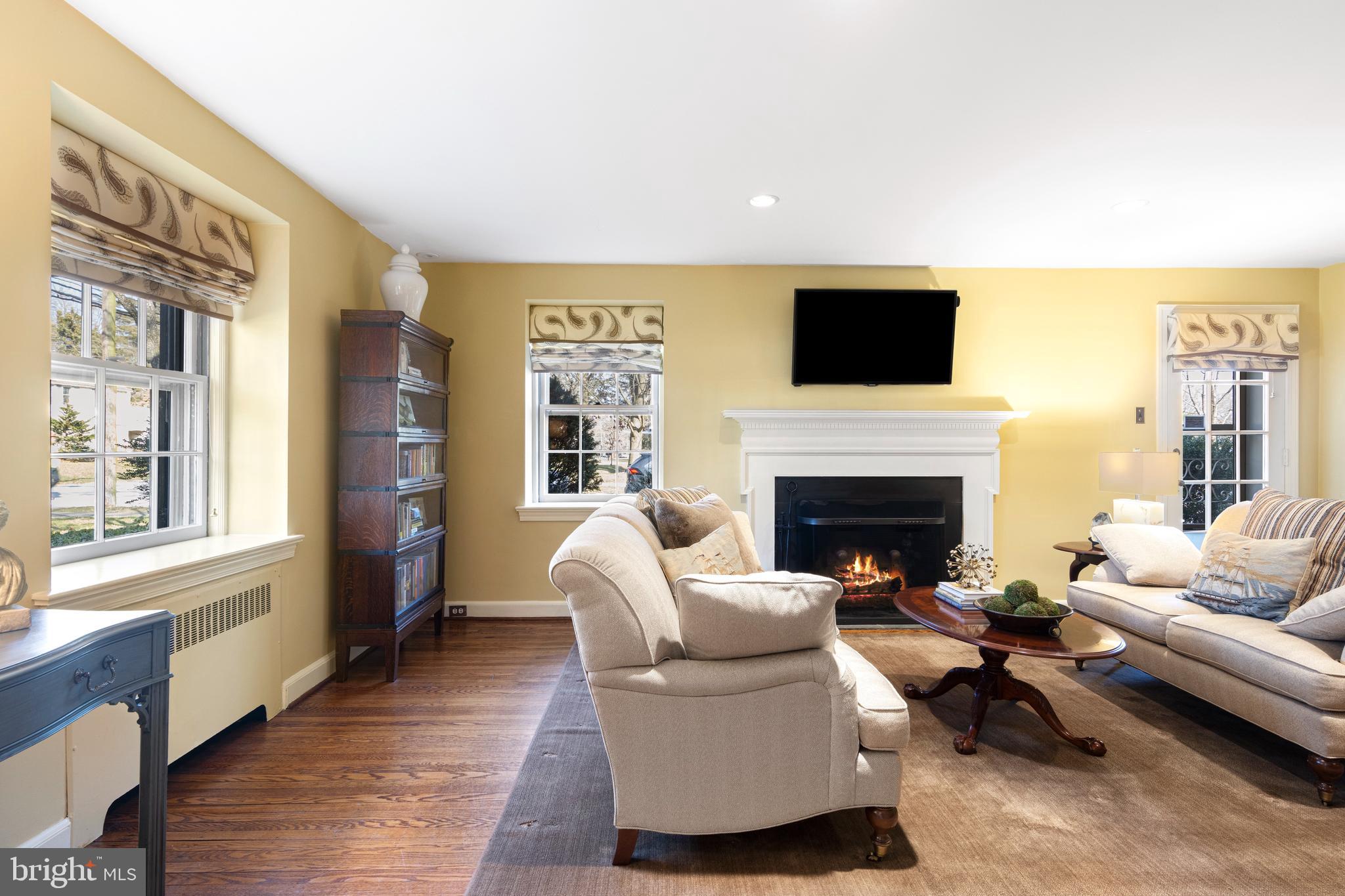 501 Rutgers Avenue Swarthmore, PA 19081 - Photo 6 of 40 Living Room