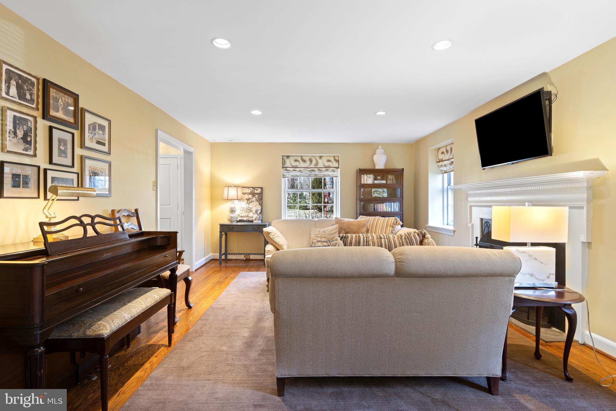501 Rutgers Avenue Swarthmore, PA 19081 - Photo 7 of 40 Living Room