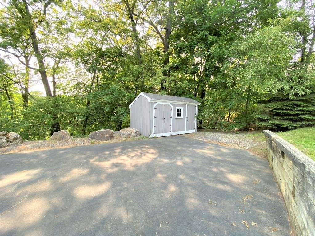 8 Rock O Dundee Road Andover, MA 01810 - Photo 3 of 4 Gallery Image 3