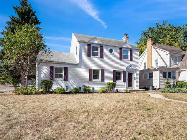 $209,900 | 801 Kensington Boulevard, Fort Wayne, IN 46805