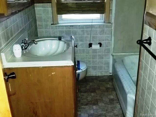 171 Biltmore Street Inkster, MI 48141 - Photo 12 of 12 50.jpg