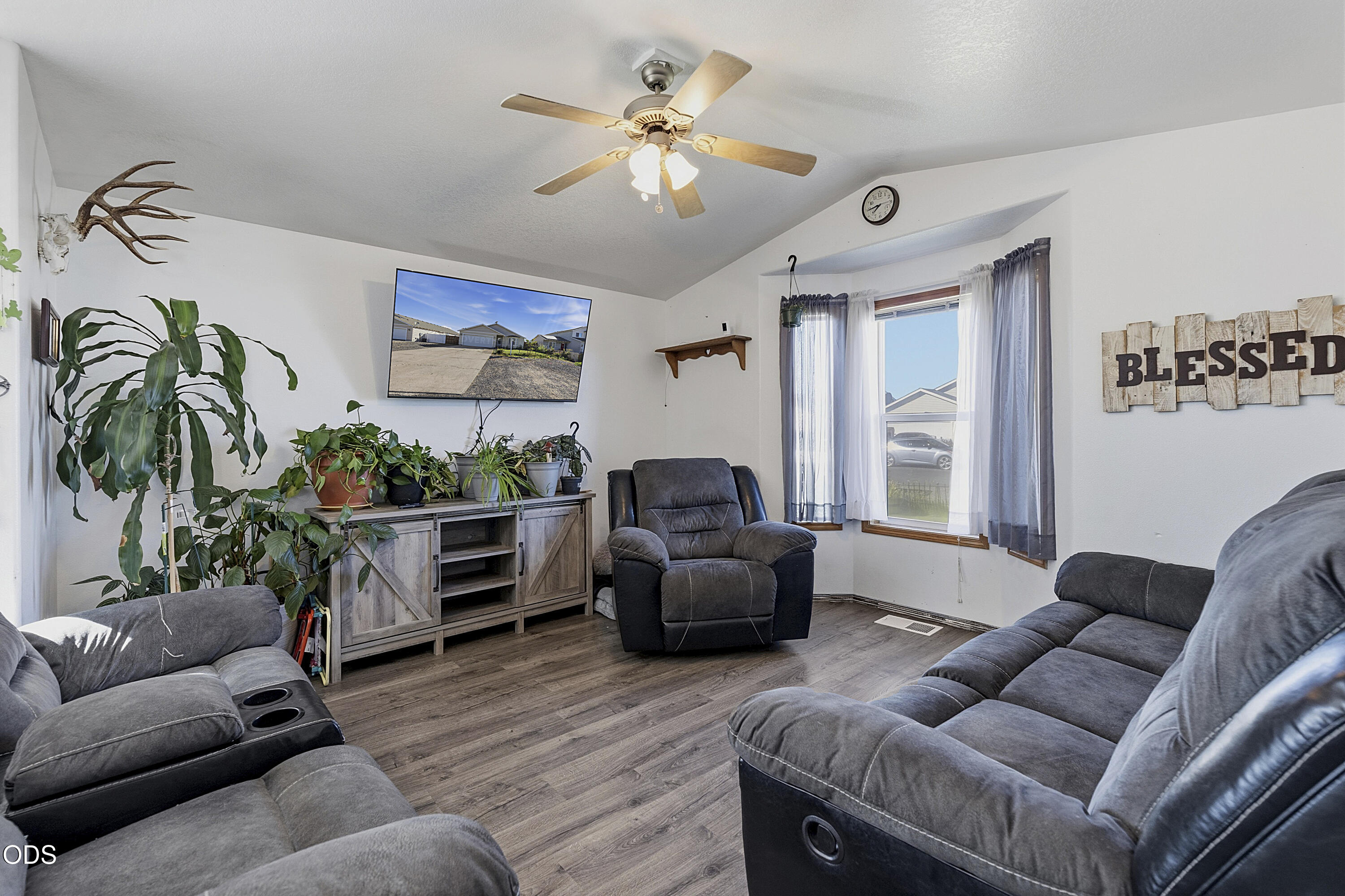 316 Center Ridge Drive Culver, OR 97734 - Photo 6 of 35