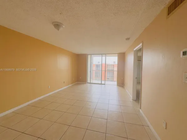 $1,750 | 19841 Southwest 114th Avenue, Unit 310, Miami, FL 33157